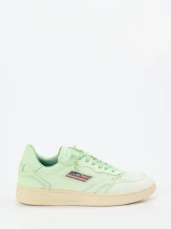 MRP – Sneaker aus Kalbleder in Pastellgrün