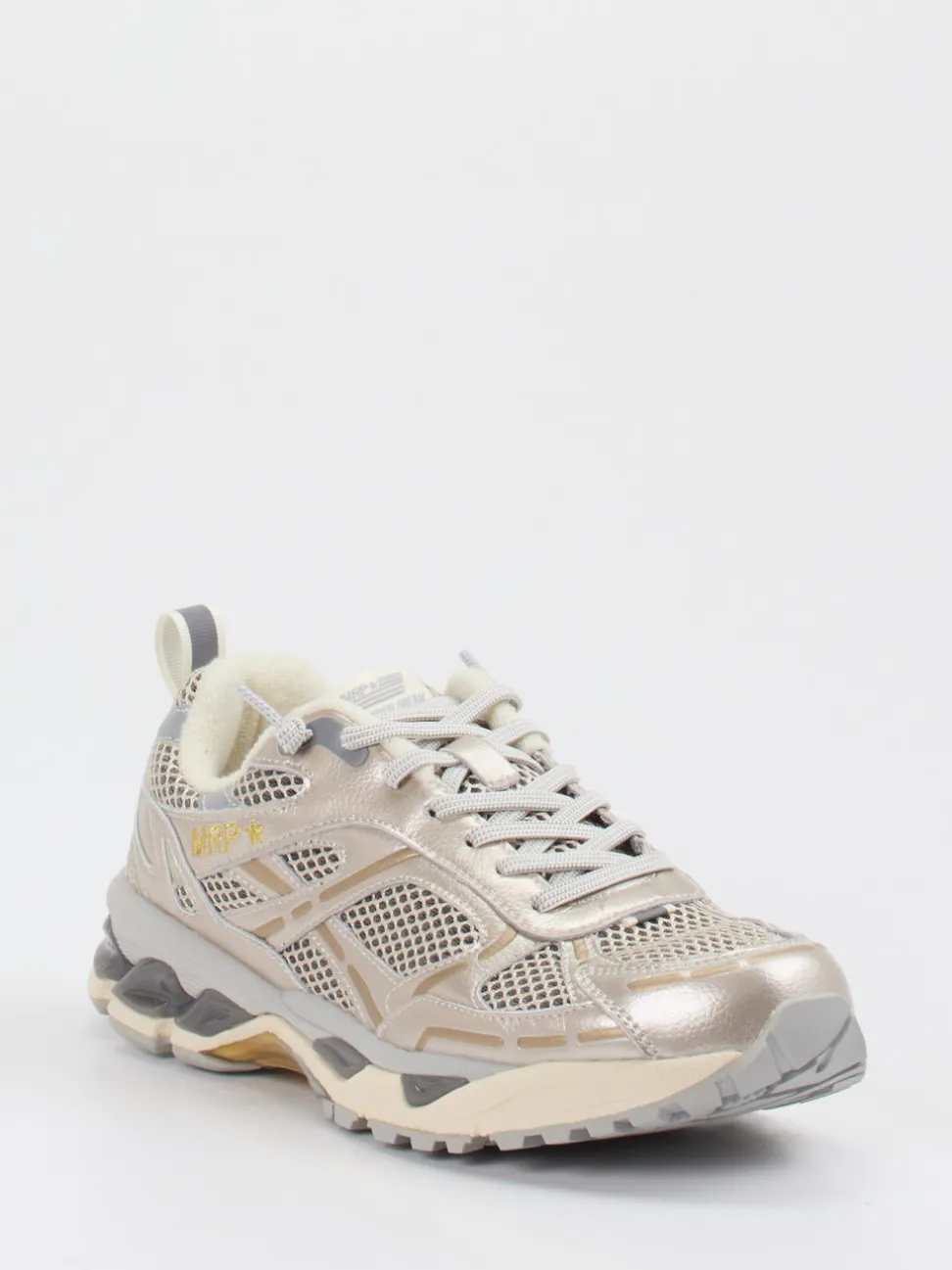 MRP – Sneaker aus Textil in Champagner-Metallic