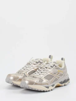 MRP – Sneaker aus Textil in Champagner-Metallic