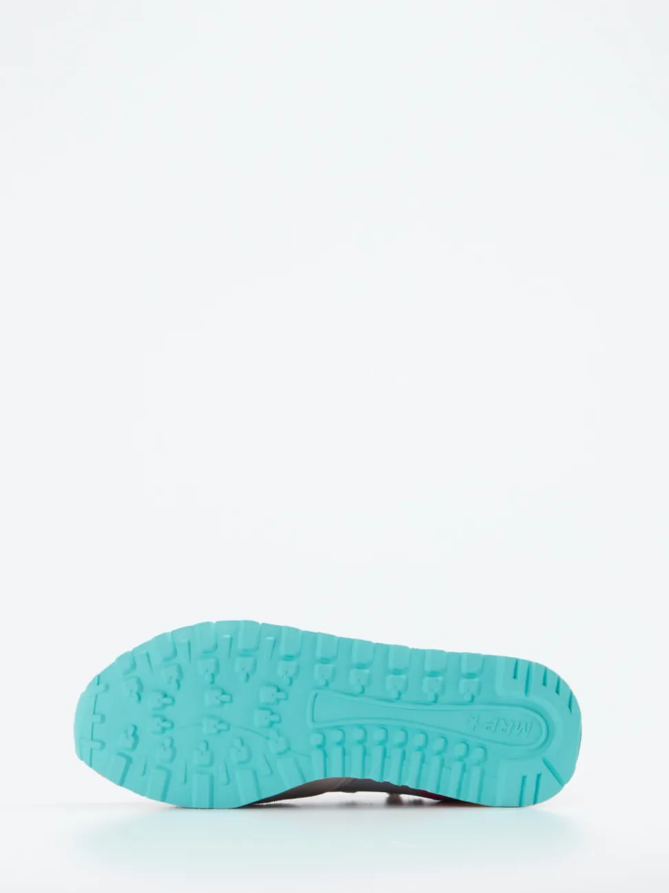MRP – Sneaker aus Velour und Textil in Hellgrau