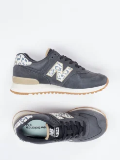 New Balance – Retro-Sneaker aus Veloursleder grau