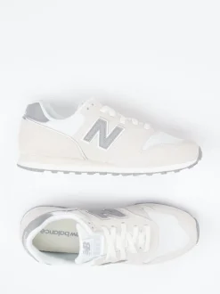 New Balance – Retro-Sneaker aus Veloursleder Beige