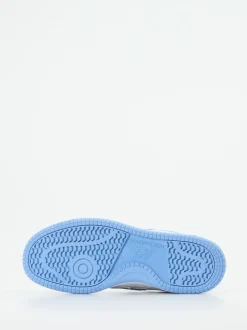 New Balance – Sneaker aus Leder in Weiß Hellblau