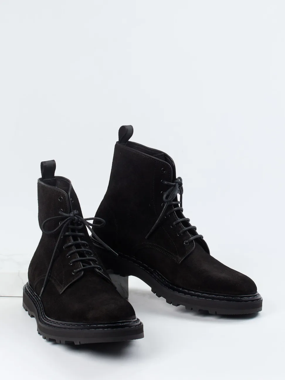 Officine Creative – Schnürboots aus Veloursleder schwarz
