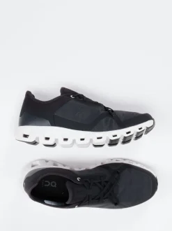 ON – Performance-Sneaker aus Textil in Schwarz