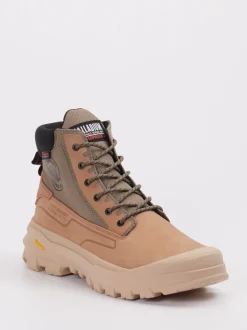 Palladium – Outdoor Boots aus Nubukleder Sandbraun