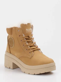 Palladium – Stiefeletten aus Nubukleder in Camel