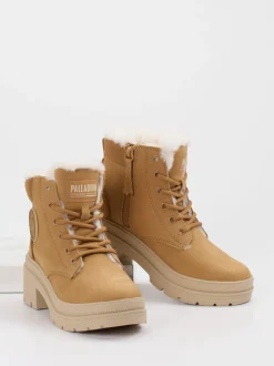 Palladium – Stiefeletten aus Nubukleder in Camel