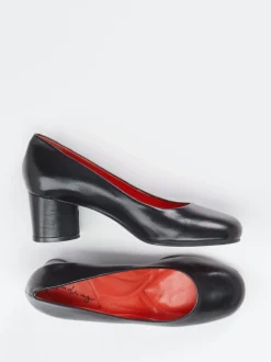 Pas de Rouge – Blockabsatz-Pumps aus Lammleder Schwarz