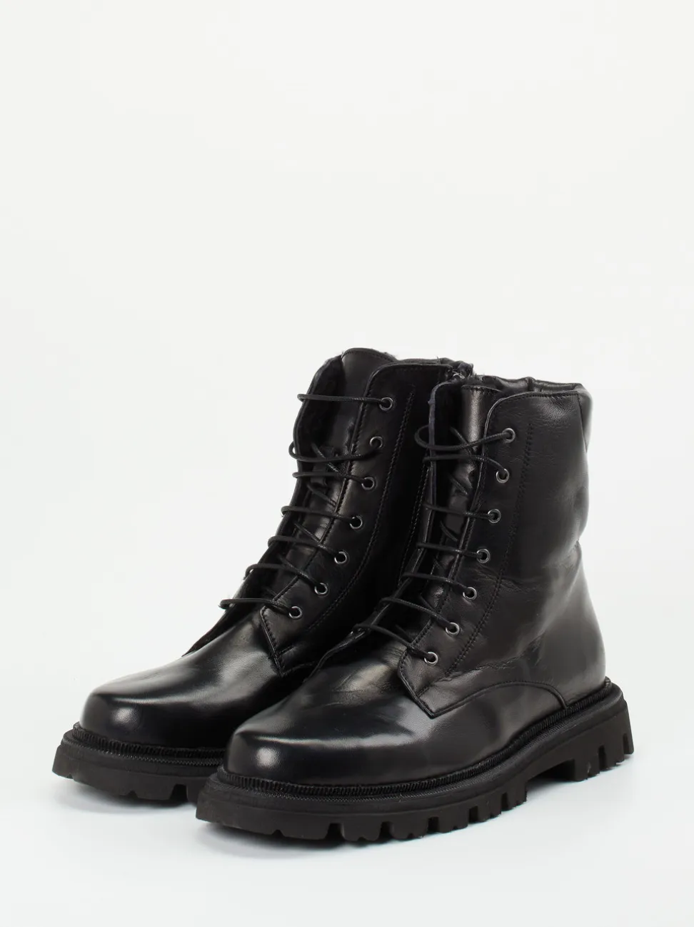 Pas de Rouge – Schnürboots aus Lammleder Schwarz