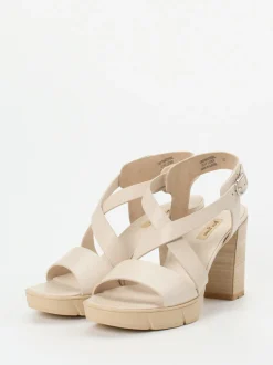 Paul Green – Plateau-Sandaletten aus Kalbleder beige