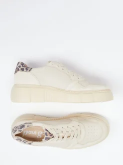 Paul Green – Plateau-Sneaker aus Kalbleder in Beige