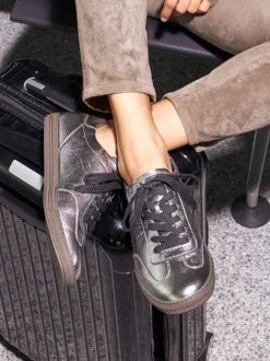 Paul Green – Sneaker aus Metallicleder silberfarben
