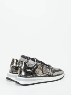 Philippe Model – Sneaker aus Metallicleder grau