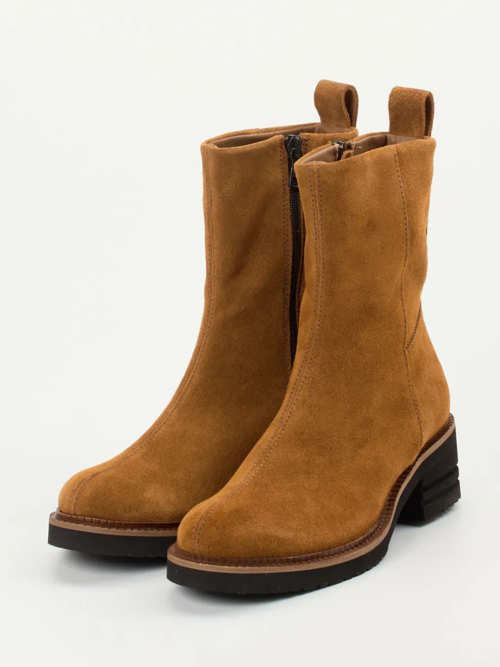 Piedi Nudi – Ankle Boots aus Veloursleder Cognac
