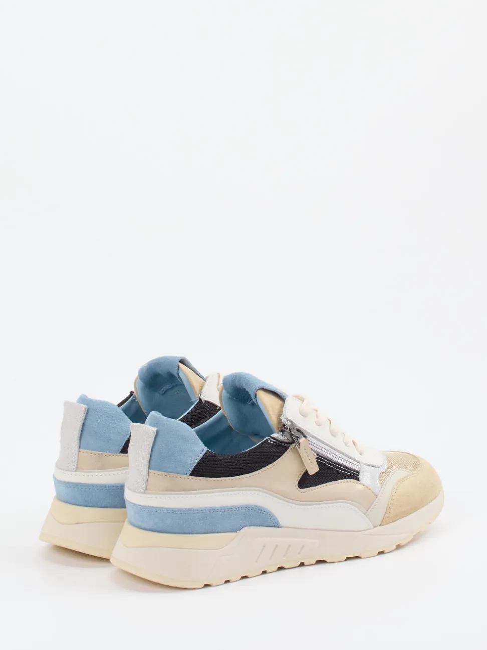 Piedi Nudi – Chunky Sneaker aus Veloursleder beige