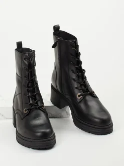 Piedi Nudi – Schnürboots aus Kalbleder schwarz