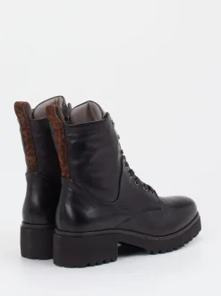 Piedi Nudi – Schnürstiefelette aus Kalbleder Schwarz