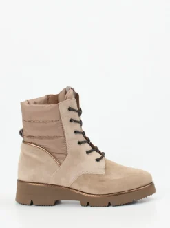 Piedi Nudi – Winter-Stiefelette aus Veloursleder Sandbeige