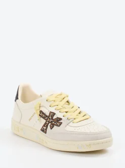 Premiata – Sneaker aus Velourleder in Cremeweiß