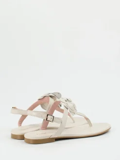 Pretty Ballerinas – Zehentrenner aus Lammleder Cremeweiß