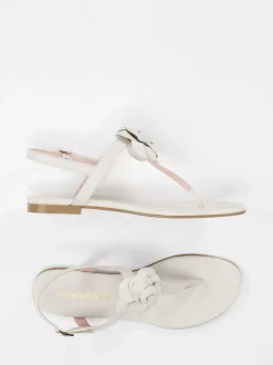 Pretty Ballerinas – Zehentrenner aus Lammleder Cremeweiß