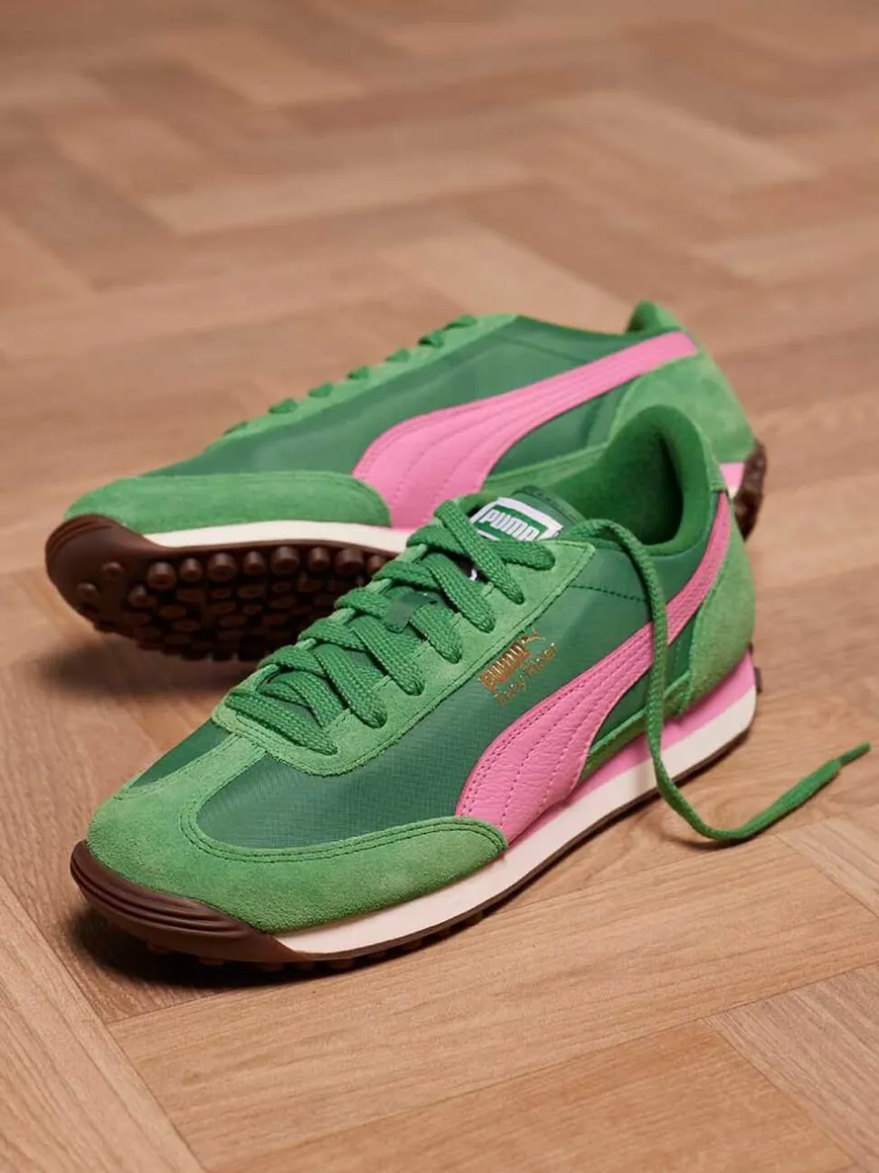 Puma – Retro-Sneaker aus Textil und Veloursleder grün
