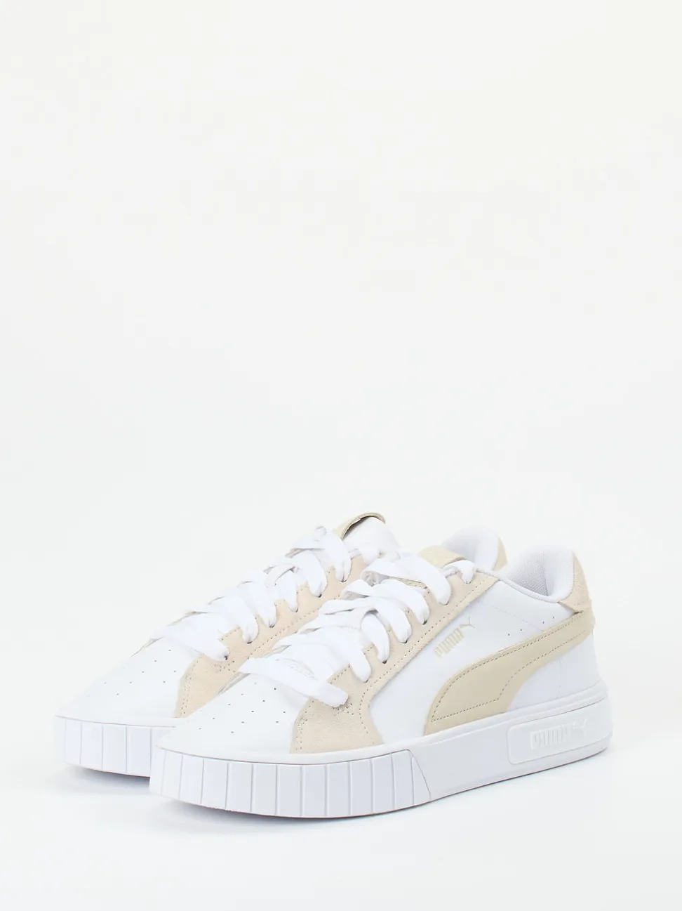 Puma – Sneaker aus Leder in Weiß mit Velours