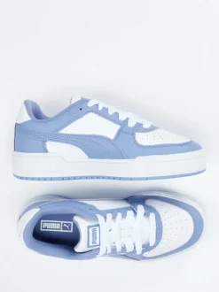 Puma – Sneaker aus Leder in Hellblau-Weiß
