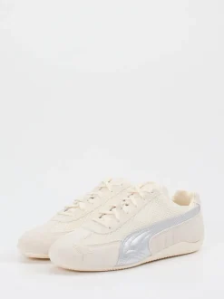 Puma – Sneaker aus Veloursleder und Mesh cremeweiß