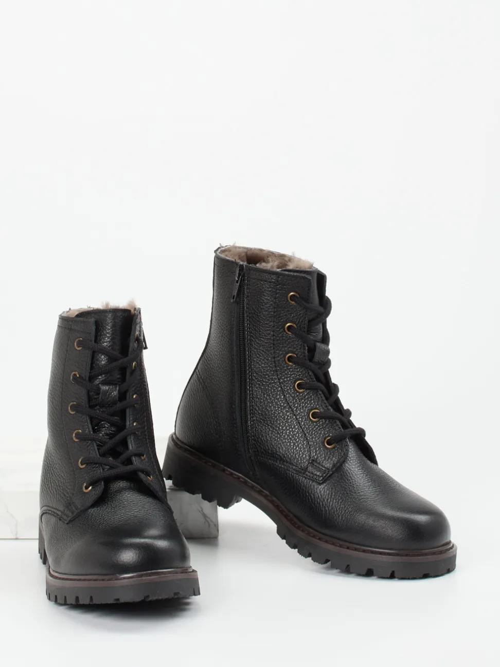 Ralph Harrison Classic – Schnürboots aus Nubukleder schwarz