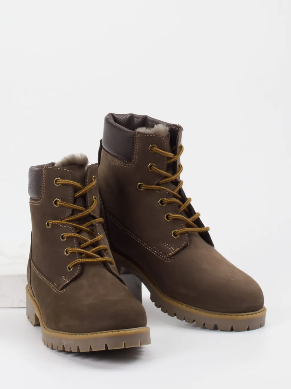Ralph Harrison Classic – Schnürboots aus Nubukleder braun