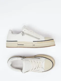 Rebecca White – Sneaker aus Lammleder cremeweiß