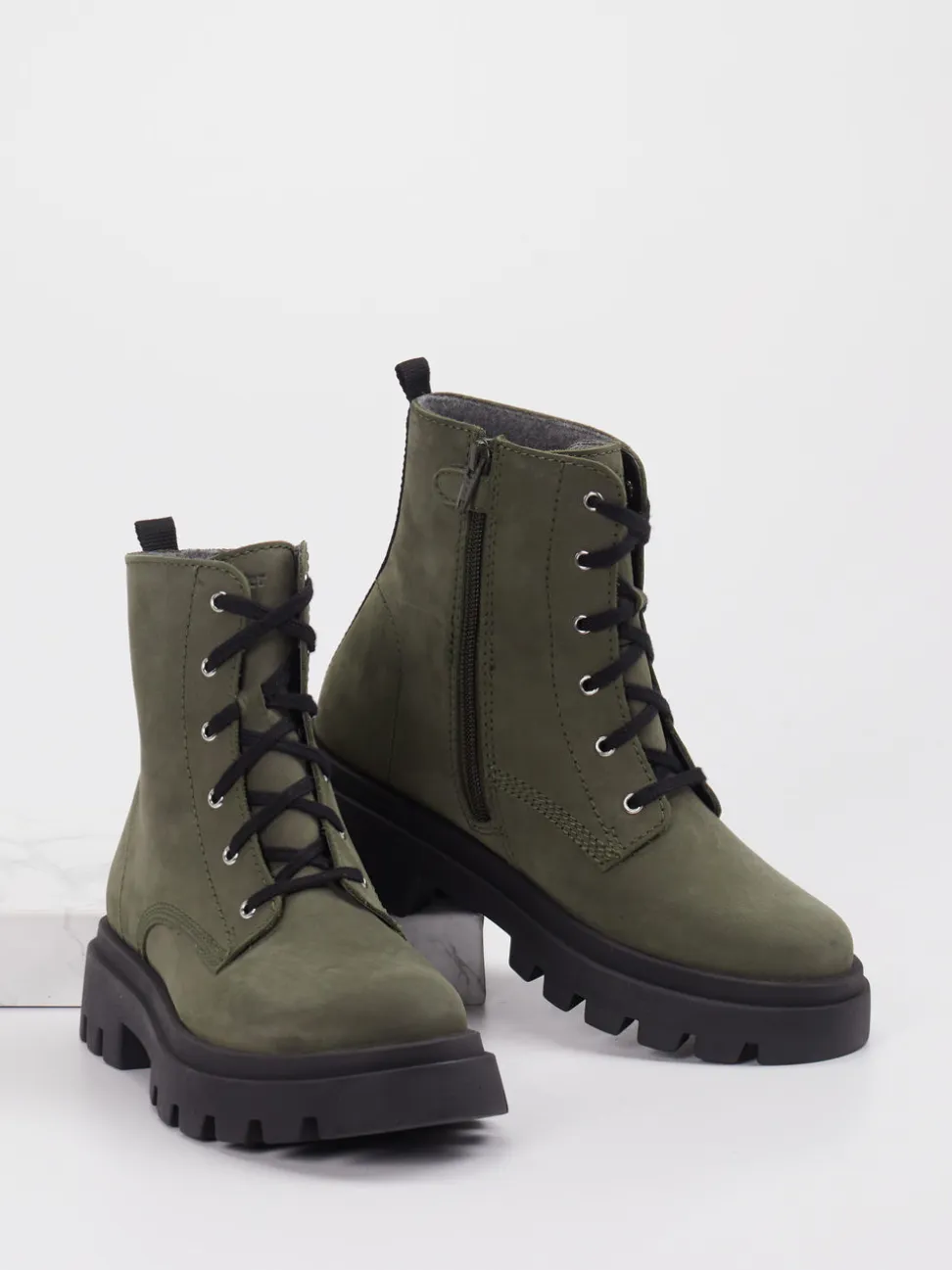 Richter – Schnürboots aus Nubukleder Olivgrün