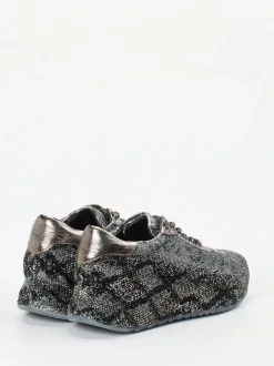 Rise – Sneaker aus Metallic-Textil in Silbergrau