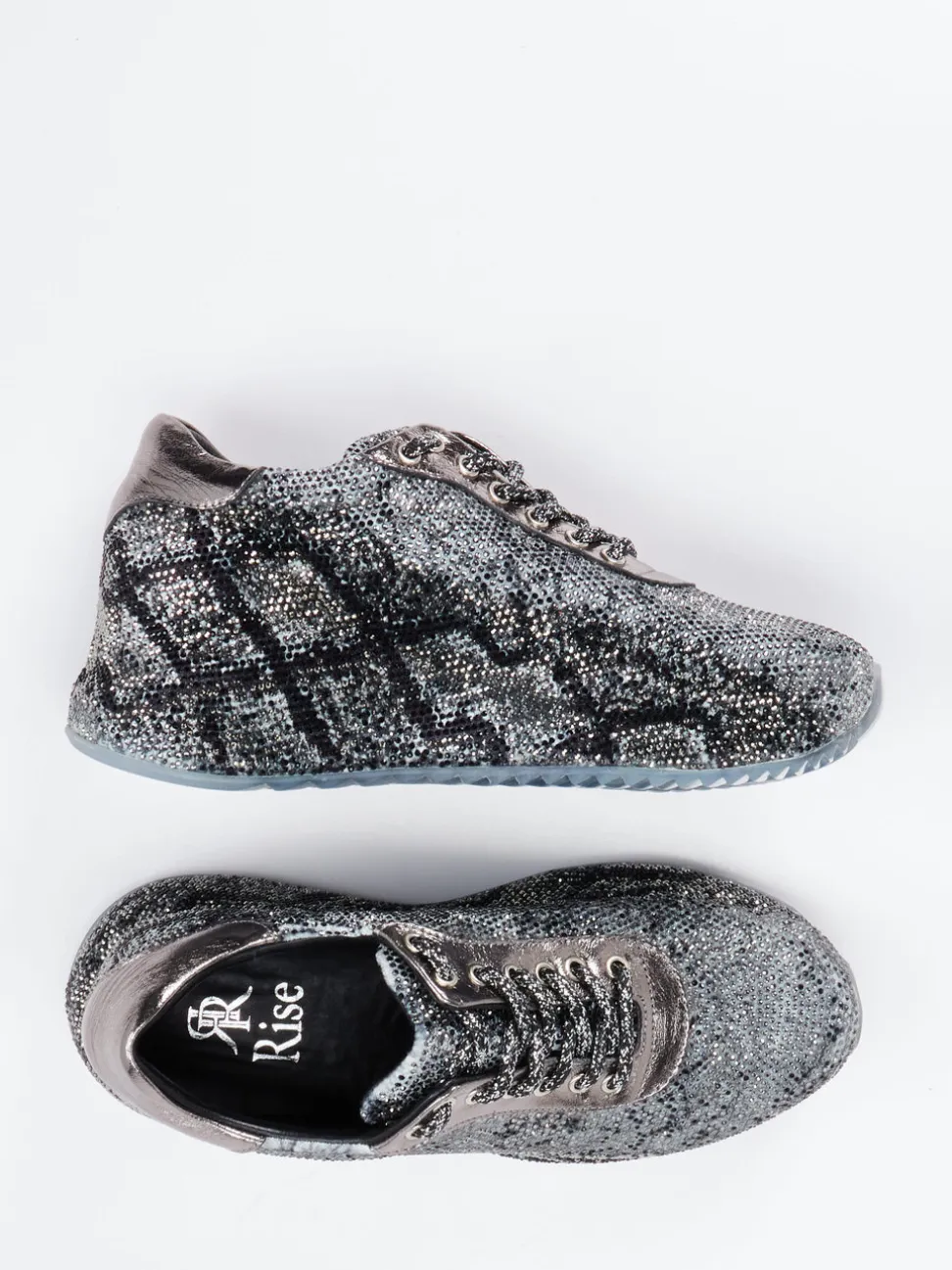 Rise – Sneaker aus Metallic-Textil in Silbergrau