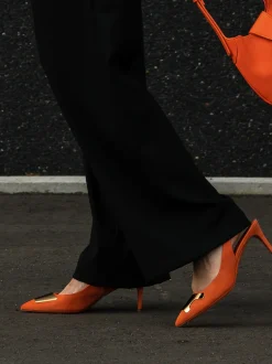 Santoni – Slingback-Pumps aus Veloursleder Koralle