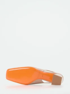 Santoni – Slingpumps aus Lackleder in Rosé-Beige