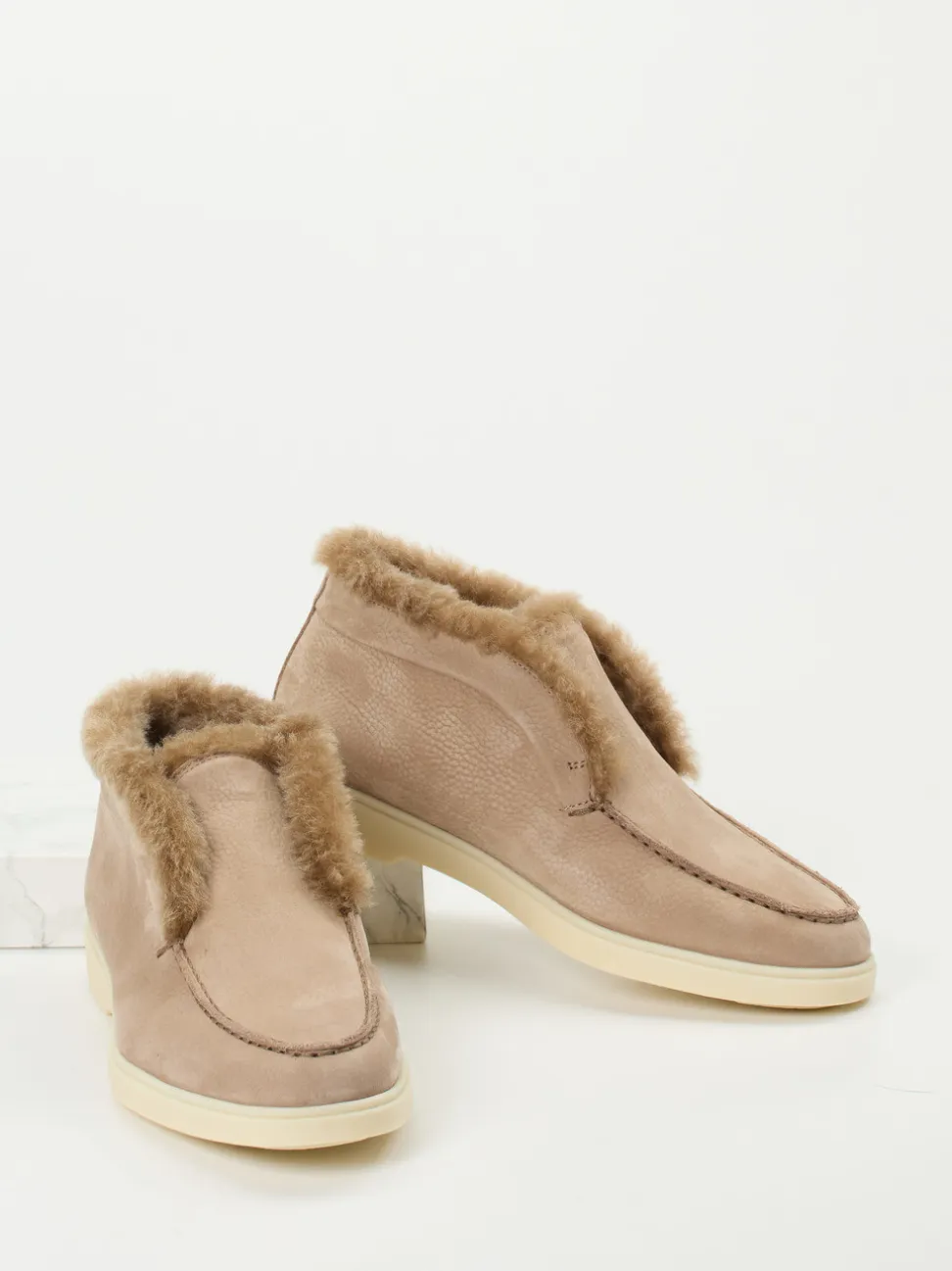 Santoni – Stiefelette aus Kalbleder mit Lammfellfutter