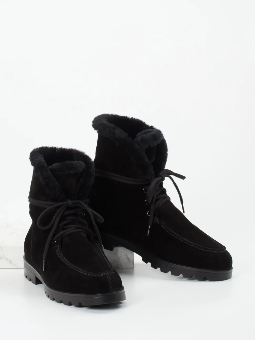 Santoni – Stiefelette aus Veloursleder schwarz