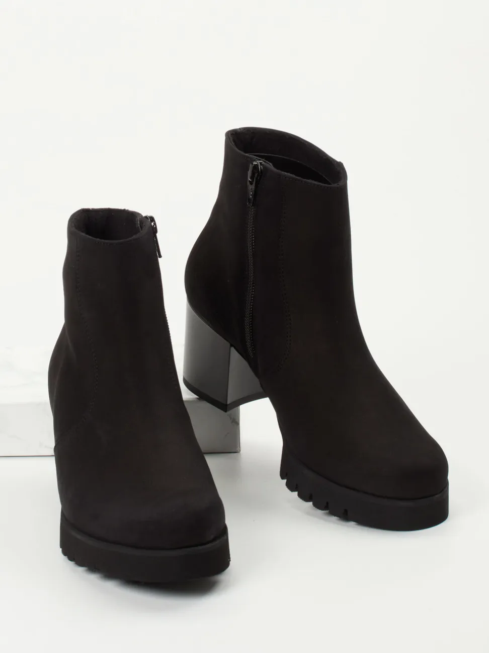 Semler – Blockabsatz-Stiefelette aus Nubukleder schwarz