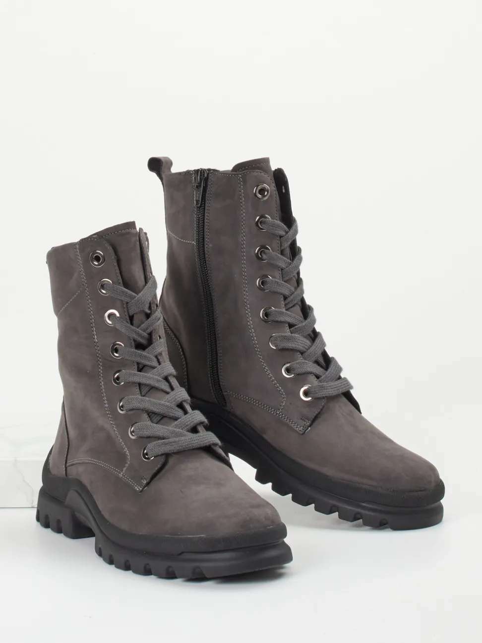 Semler – Schnürboots aus Nubukleder in Grau
