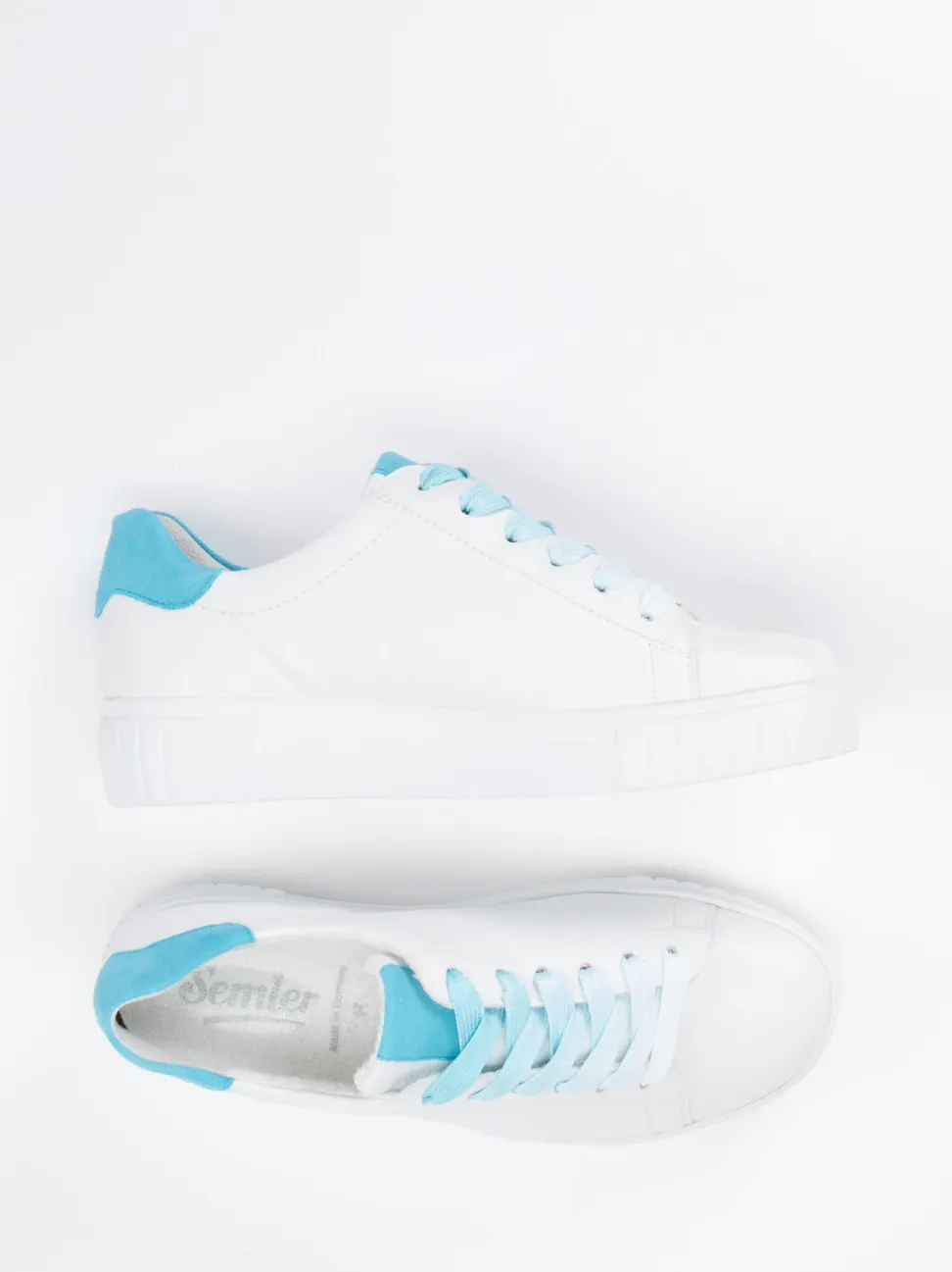 Semler – Sneaker aus Kalbleder mit Himmelblau-Akzent