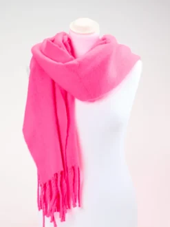 Simone Bruns – Fransenschal aus Kaschmir Neonpink