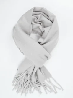 Simone Bruns – Fransenschal aus Kaschmir hellgrau