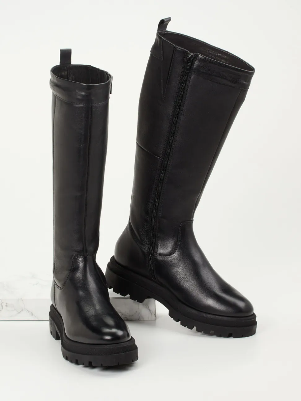 Sioux – Kniehohe Stiefel aus Kalbleder schwarz
