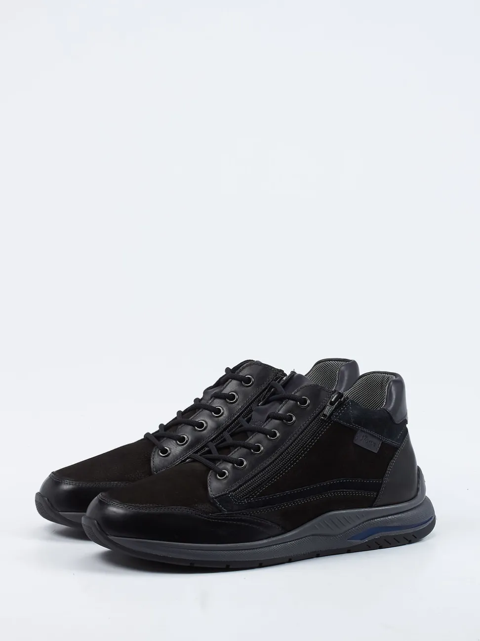 Sioux – Mid-Top-Schnürschuh aus Nubukleder Schwarz