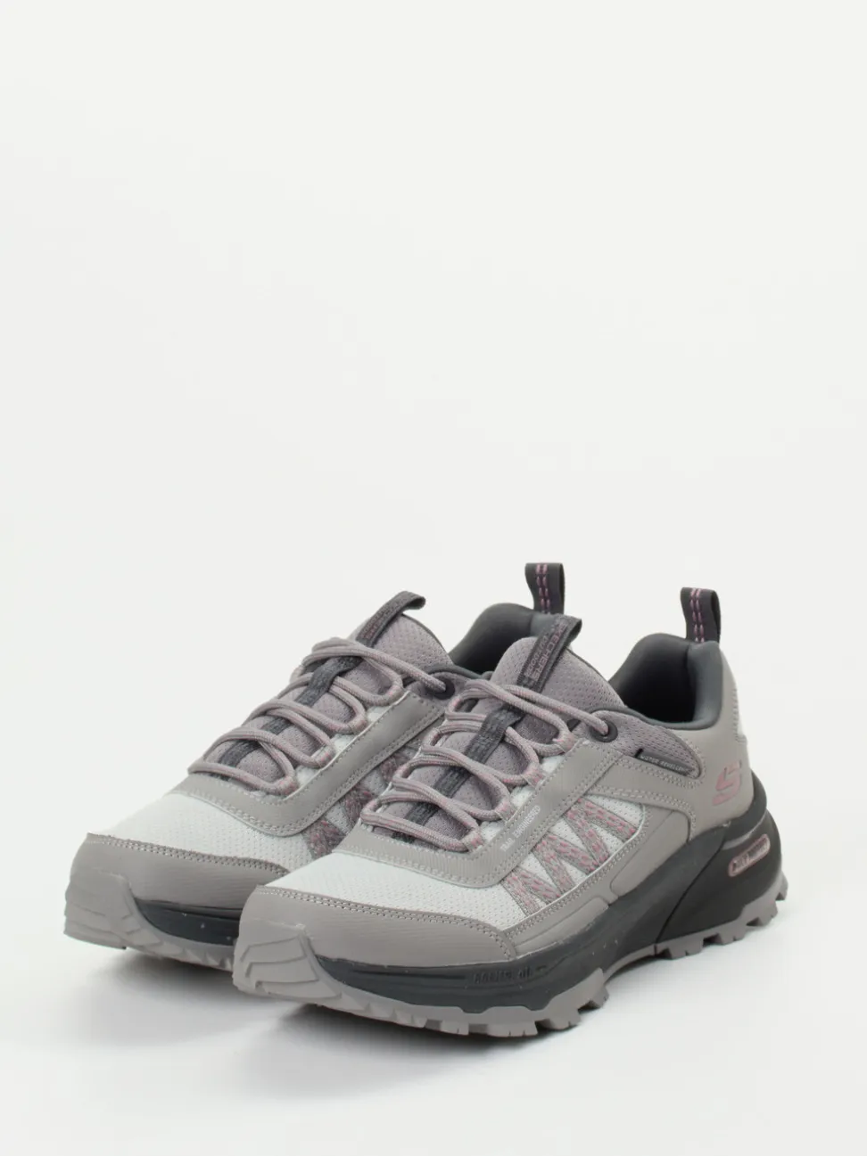 Skechers – Outdoor-Sneaker aus Textil in Hellgrau