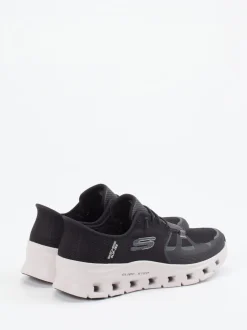 Skechers – Slip-On Sneaker aus Mesh in Schwarz