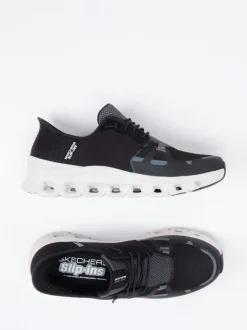 Skechers – Slip-On Sneaker aus Mesh in Schwarz